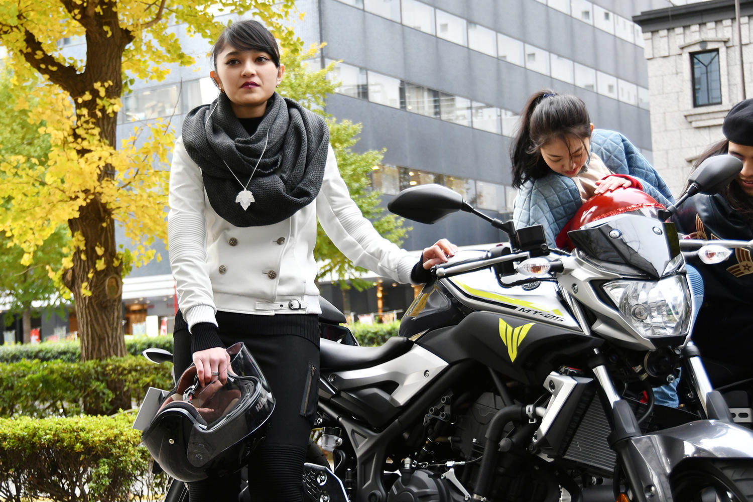 <strong>MT-25</strong></a>」も女の子ライダーに似合いますね〜。