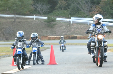 クリスマスにはバイクをおねだり？！親子バイク教室＠デイトナ