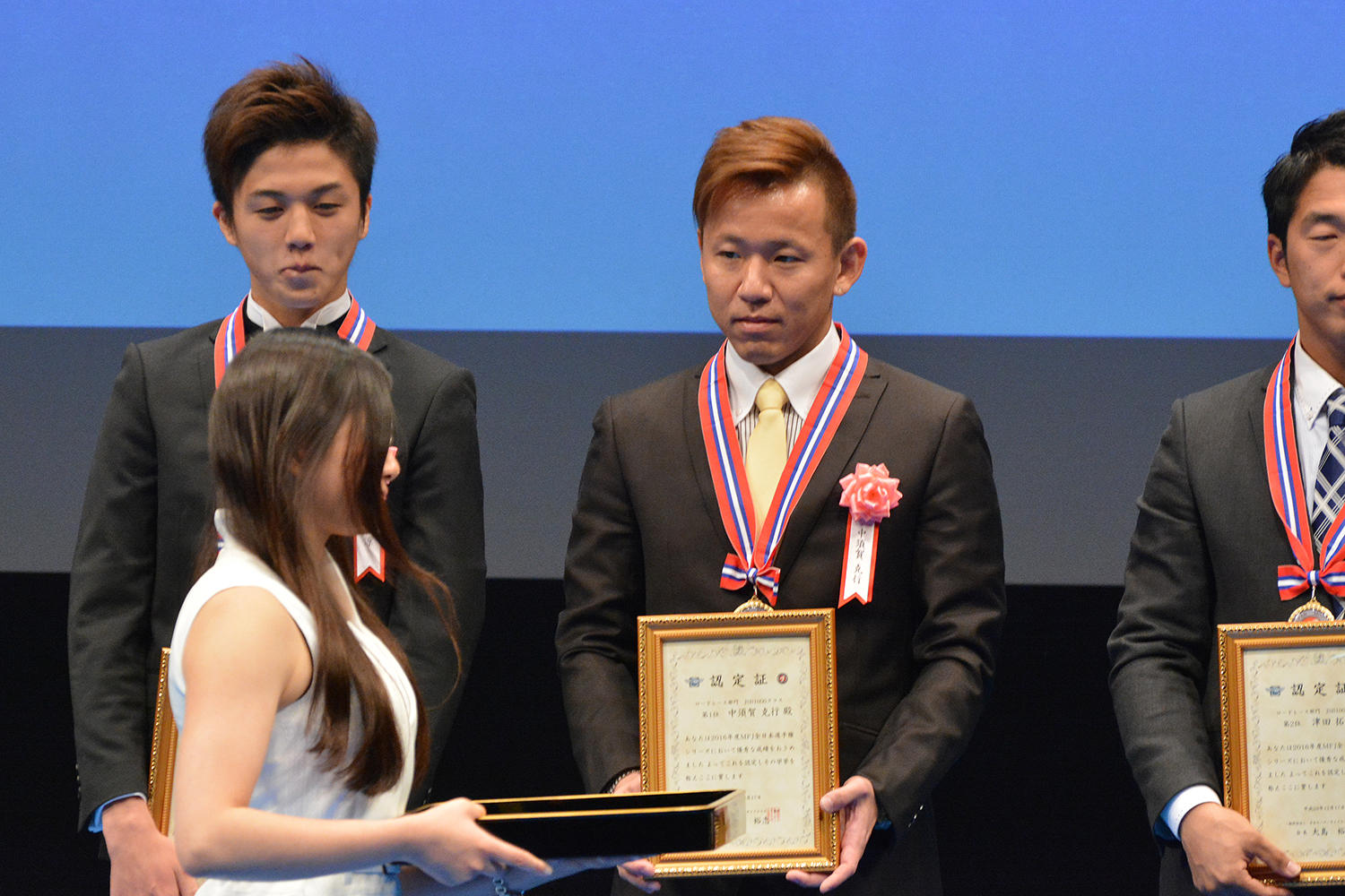 中須賀選手の視線が気になります......