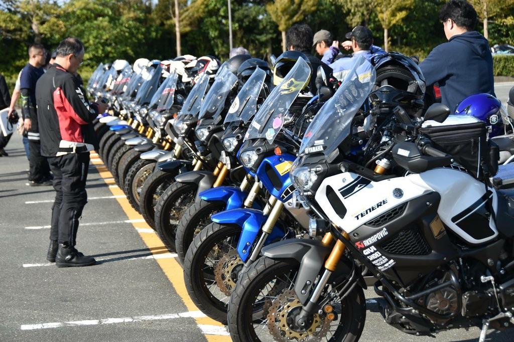 北は仙台、南は宮崎から愛車の生誕地を目指して遠路集まった40台のスーパーテネレが走る姿、ズラリと並んだ姿は壮観です！ 