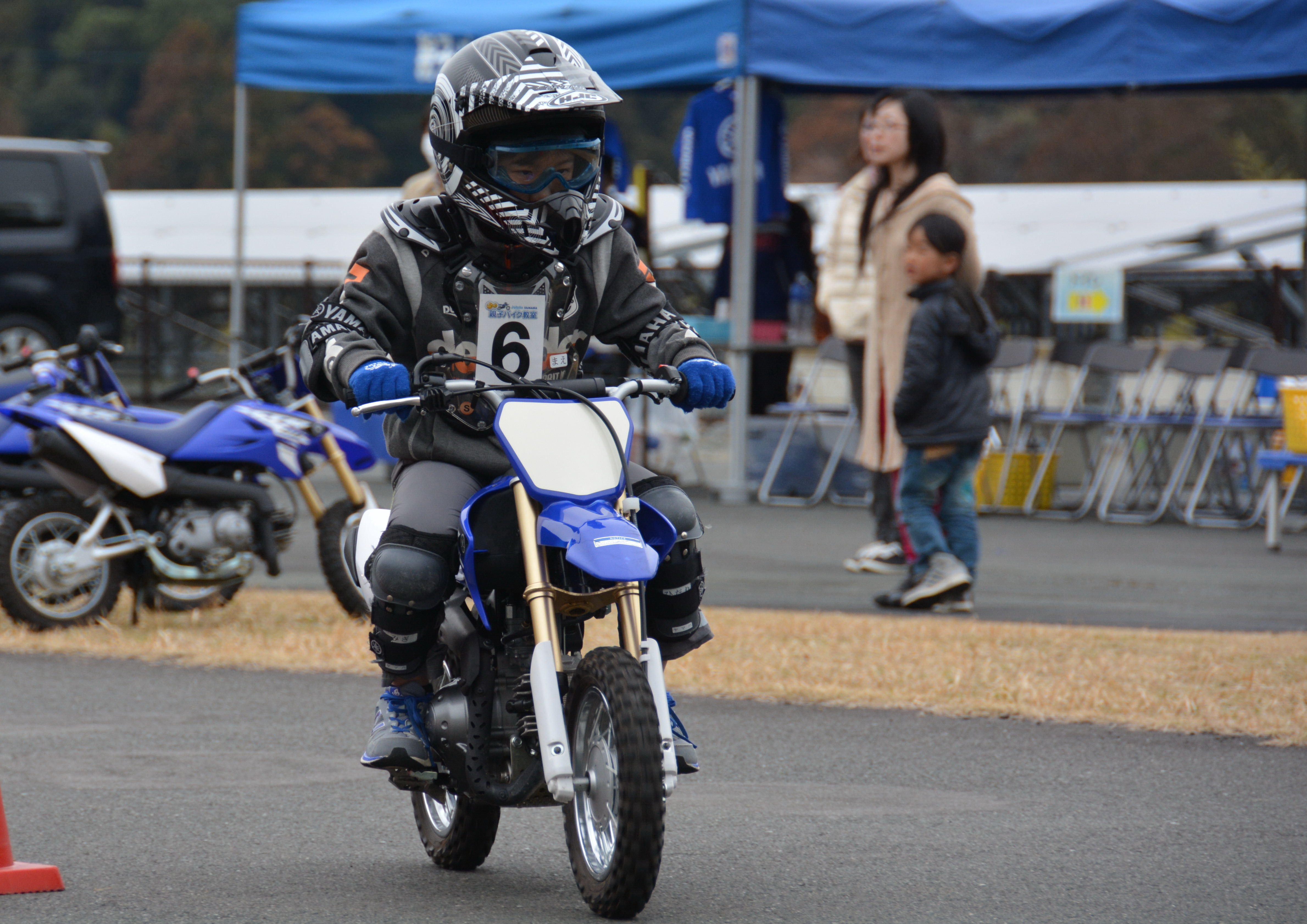 将来警察官や自衛官になってバイクに乗りたい