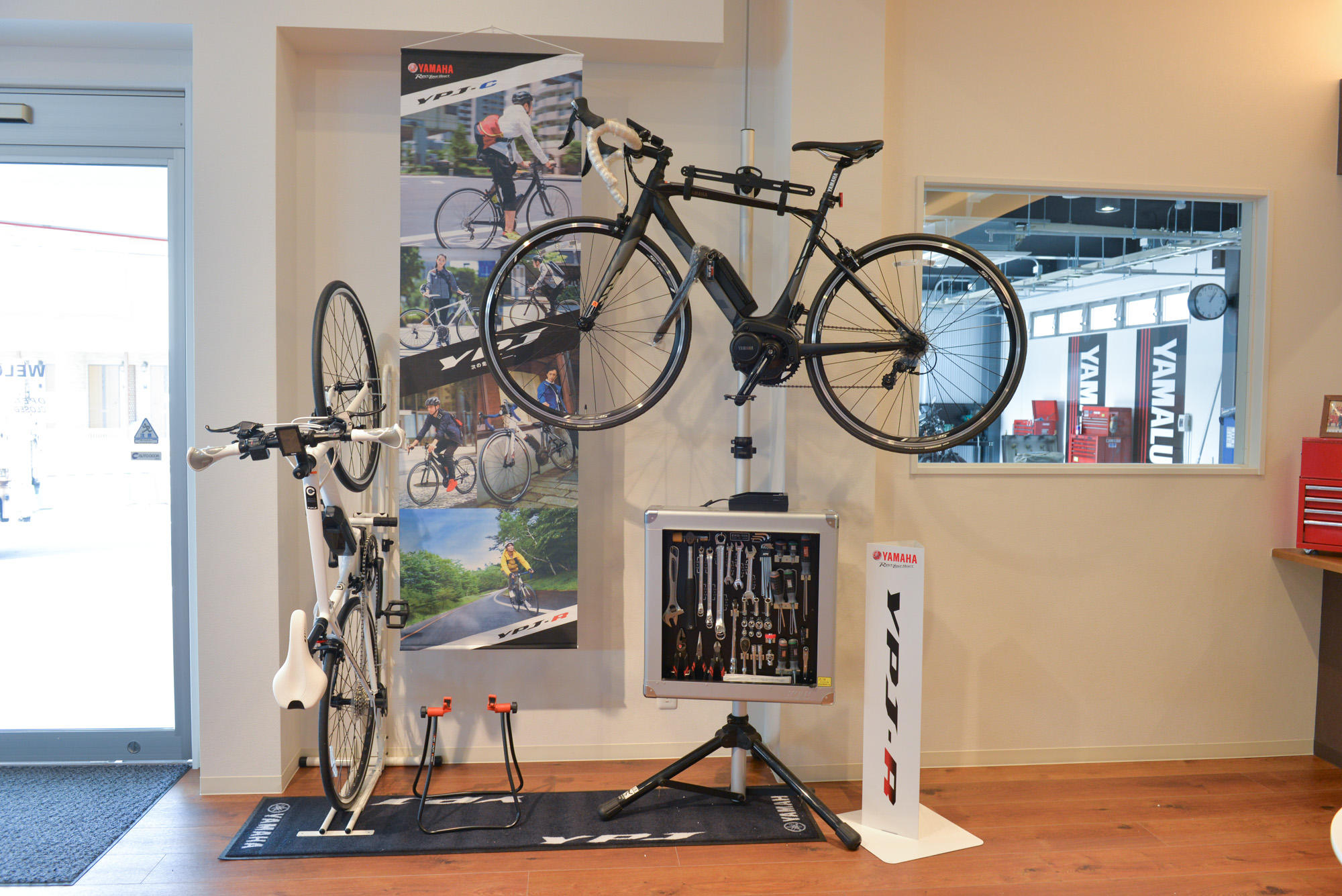 電動アシスト自転車のスポーツタイプのPAS（YPJシリーズ）も展示しています。