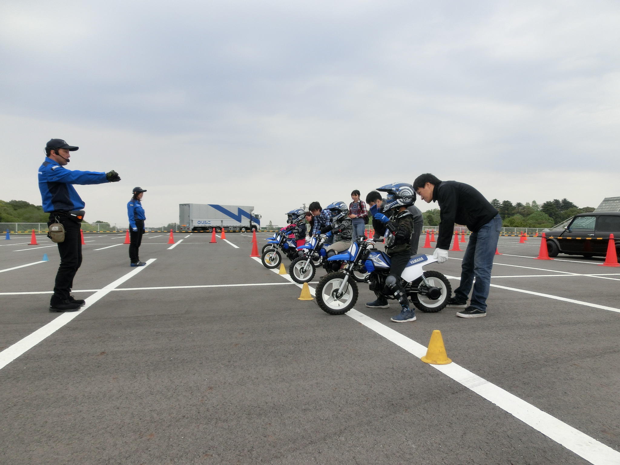 次に正しい乗車姿勢を学びます。