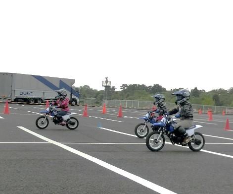 ３時間のレッスンできちんとバイクに乗れるようになったお子さんたちの成長した姿に、お父さん、お母さんも感動！とっても楽しそうでした（＾＾）