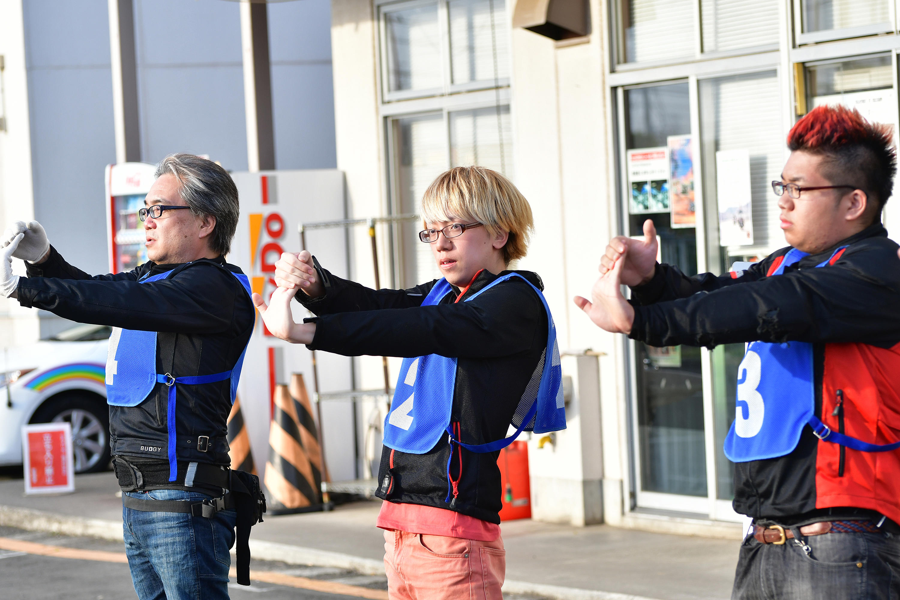 「息子さんに安全運転の基礎を学んで欲しくて」とお父さんと息子さんお二人で参加された方などなど、みなさん様々な理由で参加いただきました。