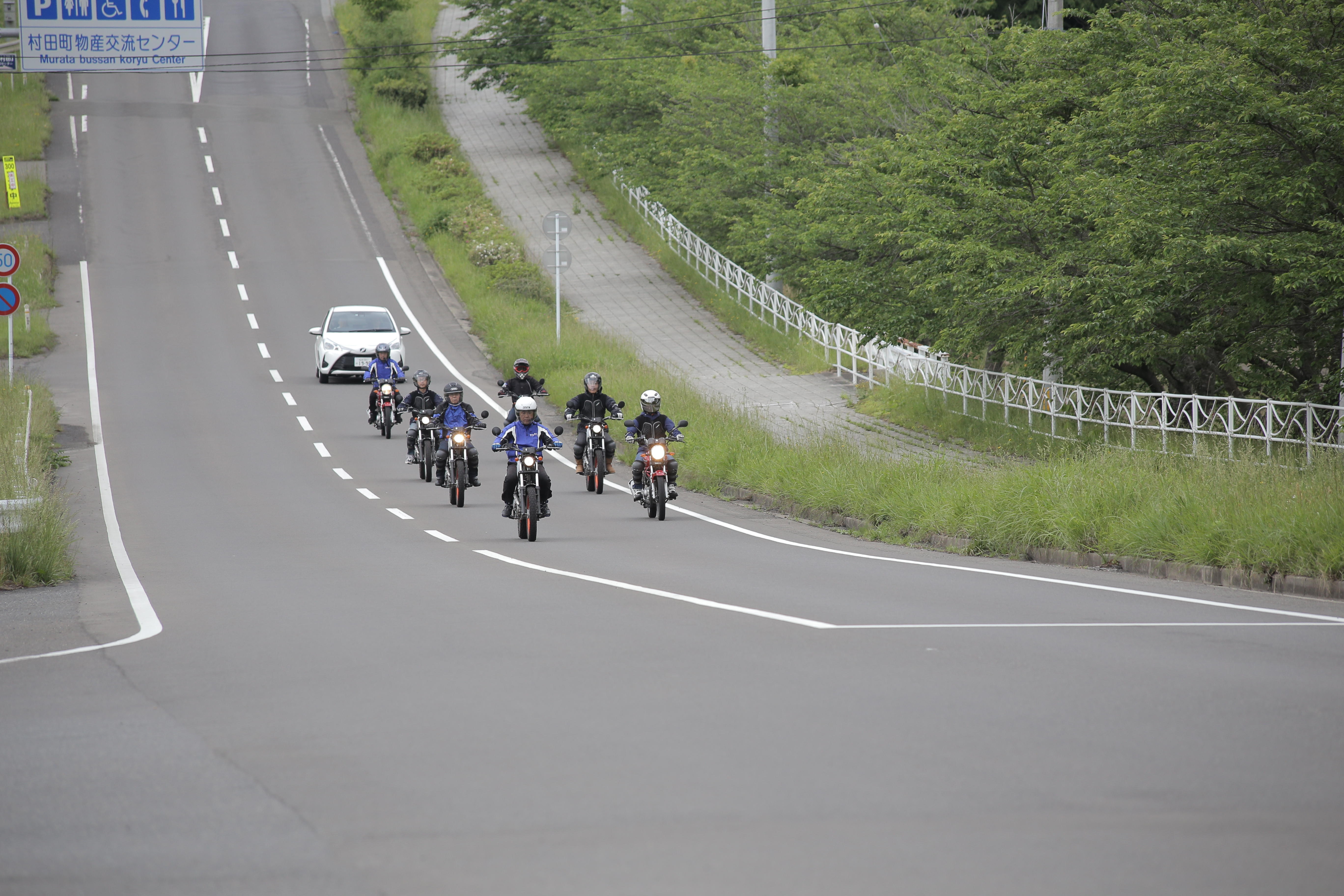 山の中はとても涼しくて、深緑の香り広がる雄大な蔵王連邦を眺めながらアップダウン、コーナリングを楽しむツーリングだった