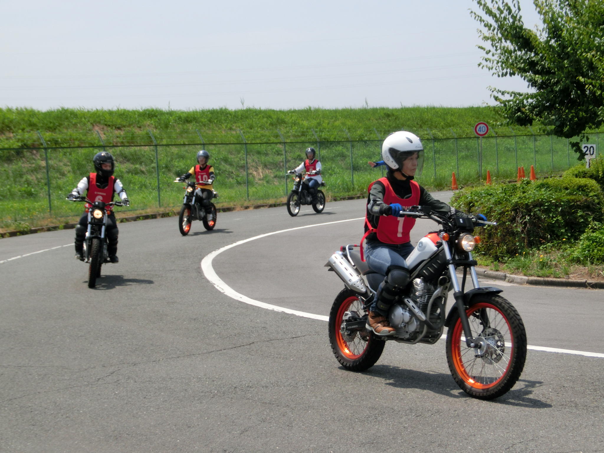 坂道発進が苦手な方必見 前田先生が教える坂道発進の基礎 大人のバイクレッスン 京都 神戸 ヤマハ バイク ブログ ヤマハ発動機株式会社