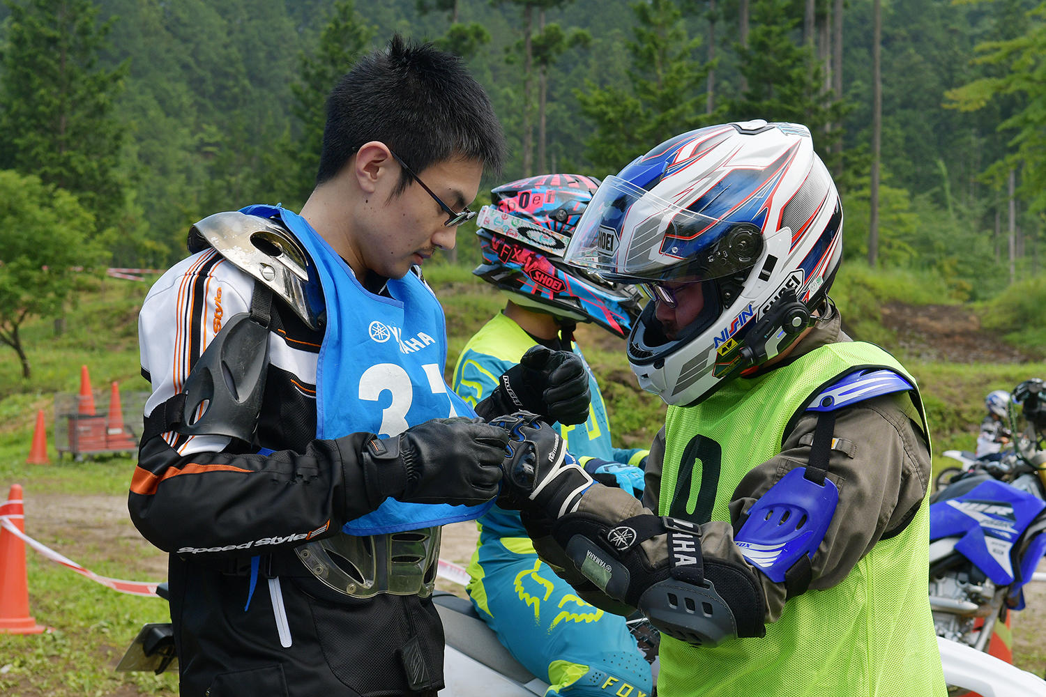 #37バイク歴2年、オフ走行初体験のお友だちは「バイクってこんな道も走れたんですね！　転びそうで転ばないように走る、ドキドキ感と楽しさが入り交じった面白さです」