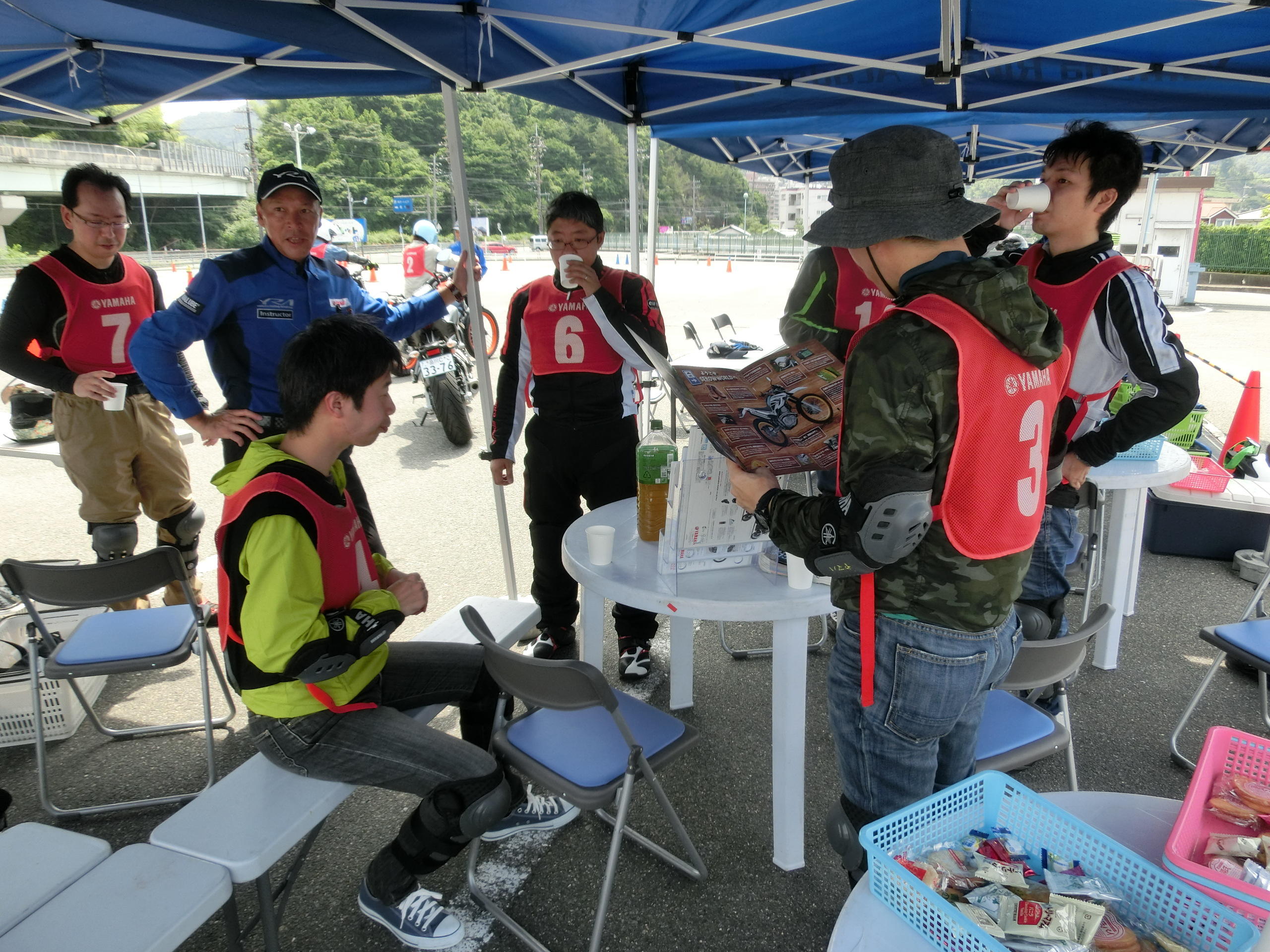 休憩中、お菓子やジュースも用意されていて、参加者の皆さんとすぐ打ち解けられた