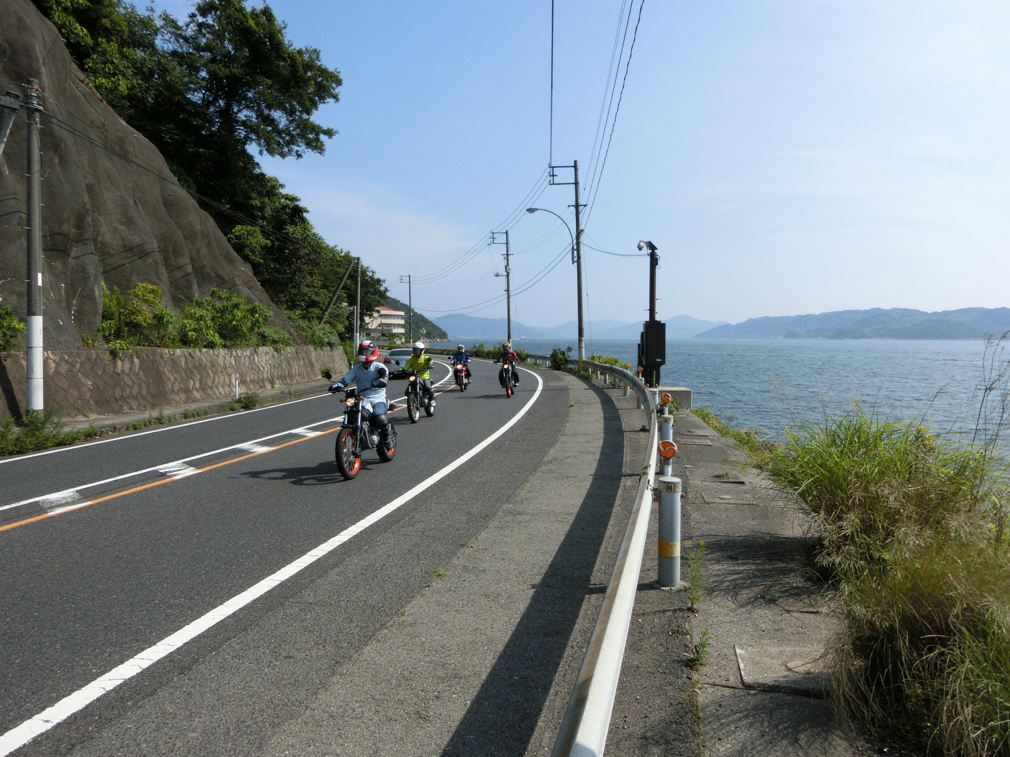 この日は35度越え?!すごく暑かったけれど、となりはすぐ海！潮風に吹かれてのツーリングはとても気持ちよかった