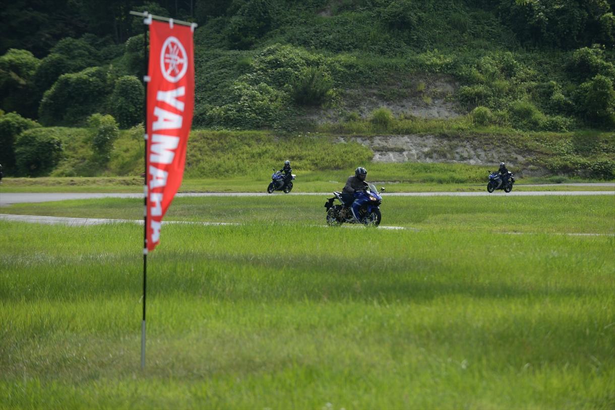 レッスン後には体験走行を実施。プロライダーのみなさんの先導で3本行われました。