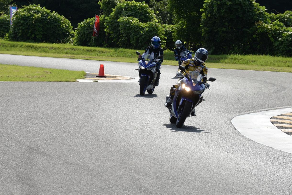 レッスン後には体験走行を実施。プロライダーのみなさんの先導で3本行われました。