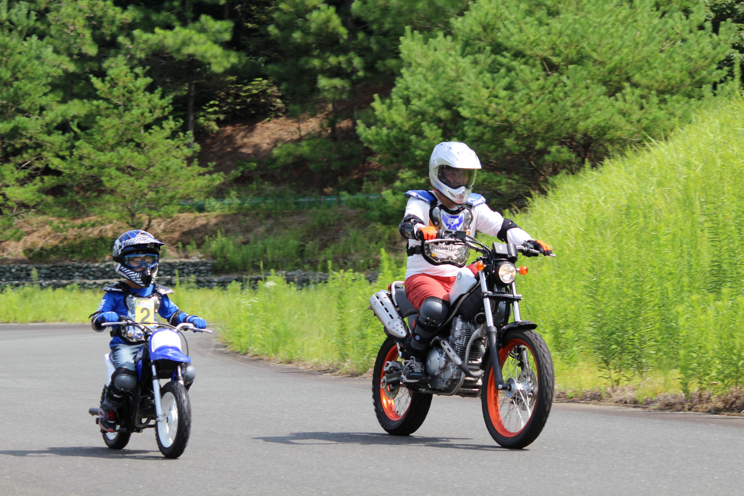 昔から俺もバイクは好きだったけれど、まさかこんな風に自分の息子と一緒に、肩を並べて走れるなんて