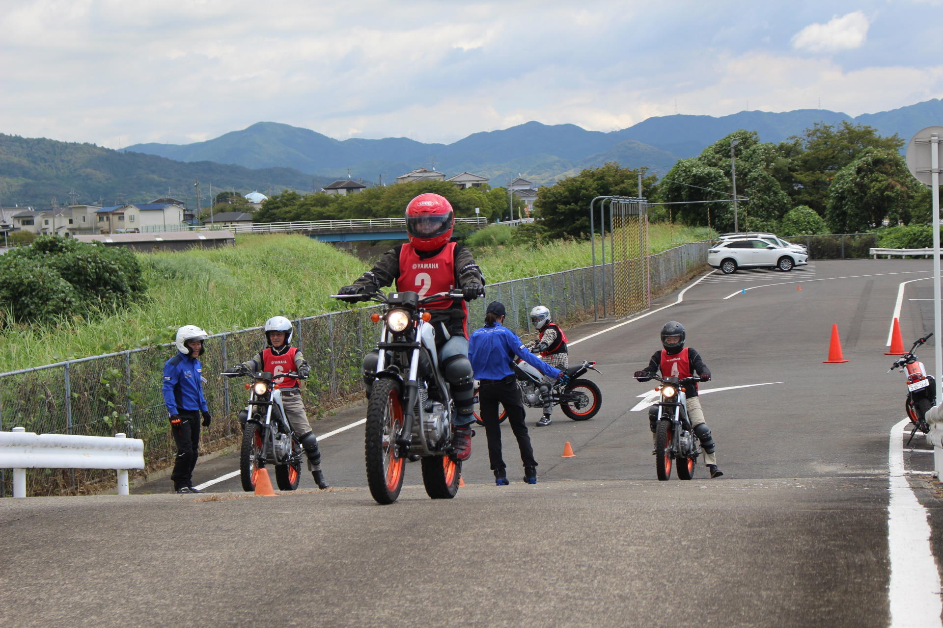 教習所ならではの利点を生かした坂道発進や