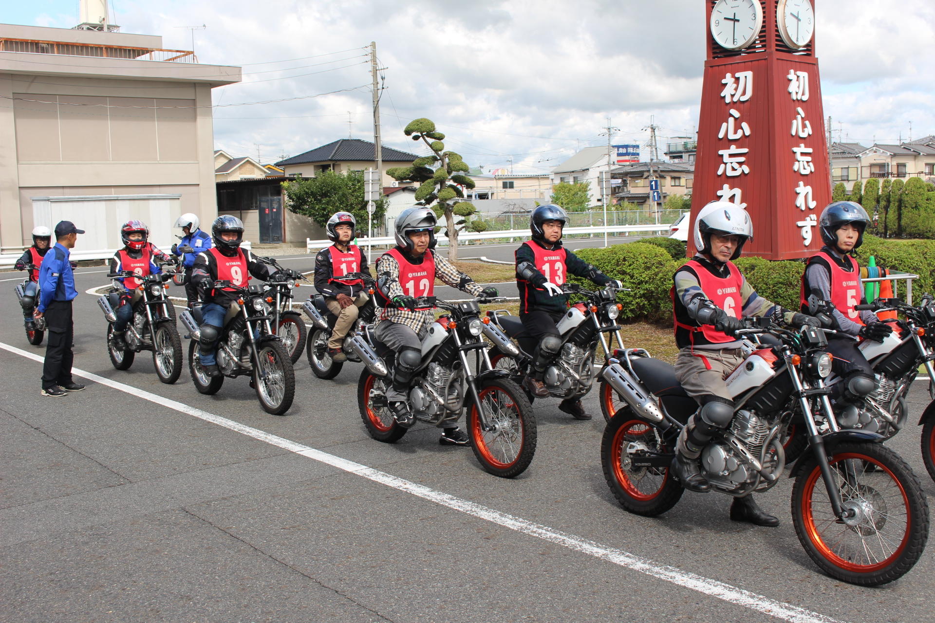 隊列になり、場内を1周してみます