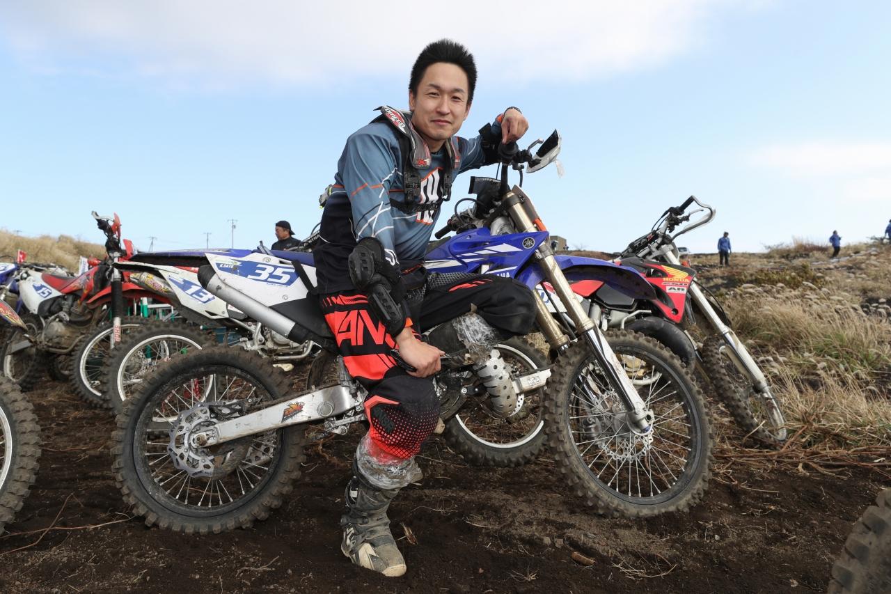 ２ストで初のレース参戦という＃35佐藤謙吉さん（YZ125X）