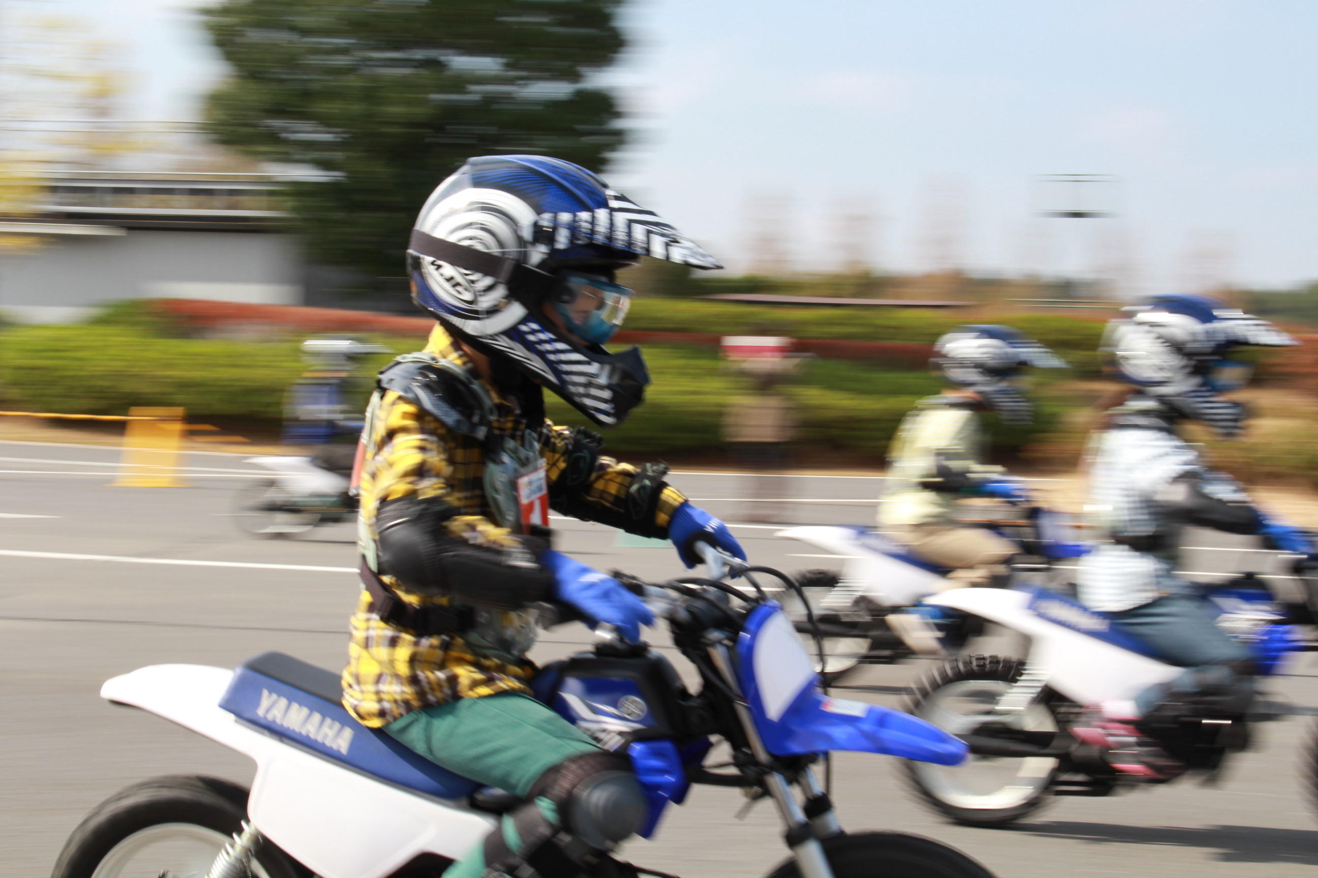 子供たちのバイクに乗る姿は、大人顔負け。