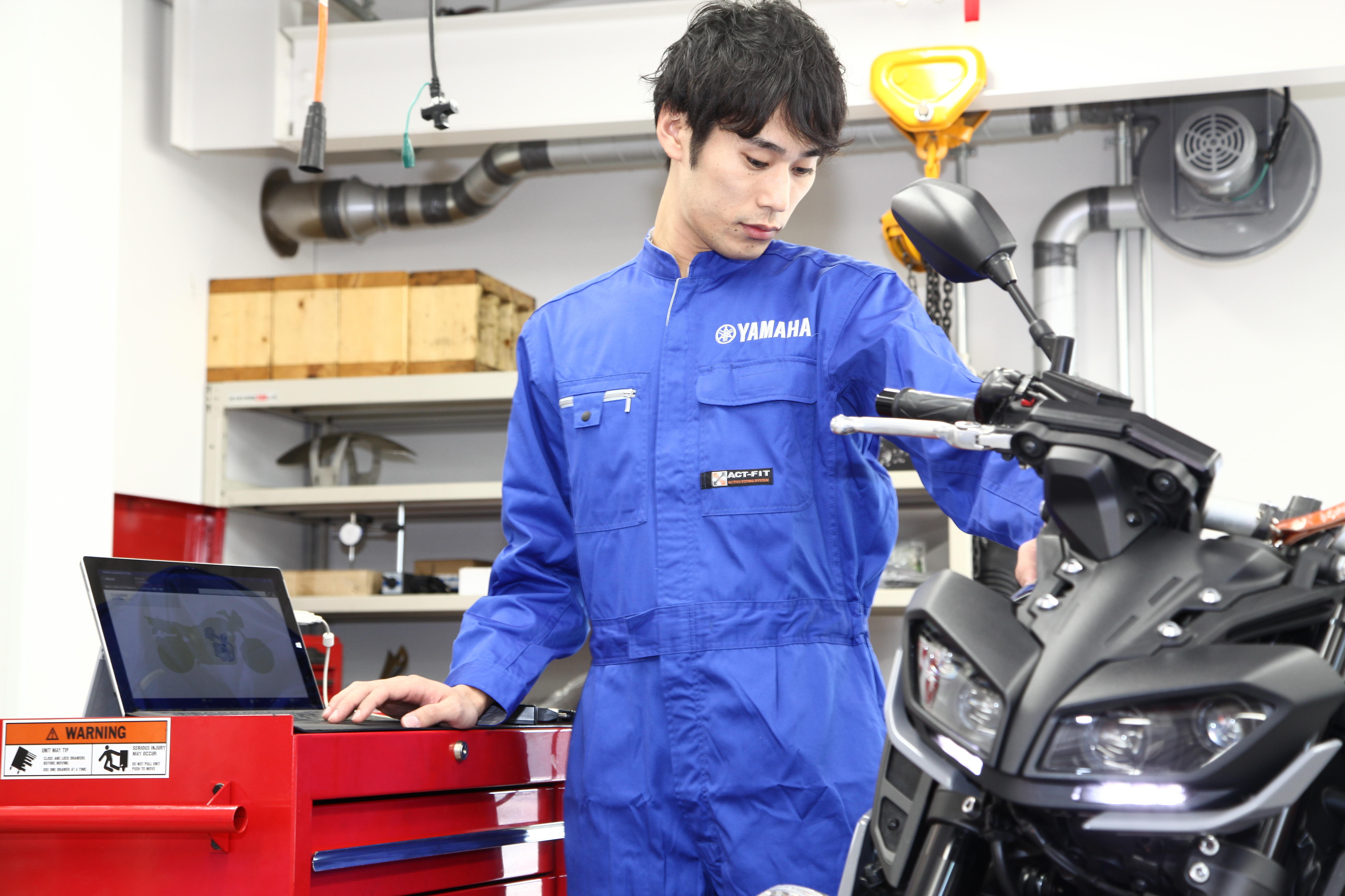 みなさんの大切な愛車を点検・整備に関しては、ヤマハが世界的に展開する二輪車整備士育成プログラム「YTA(ヤマハ・テクニカル・アカデミー)」シルバークラスの資格を保有したメカニックが対応します。
