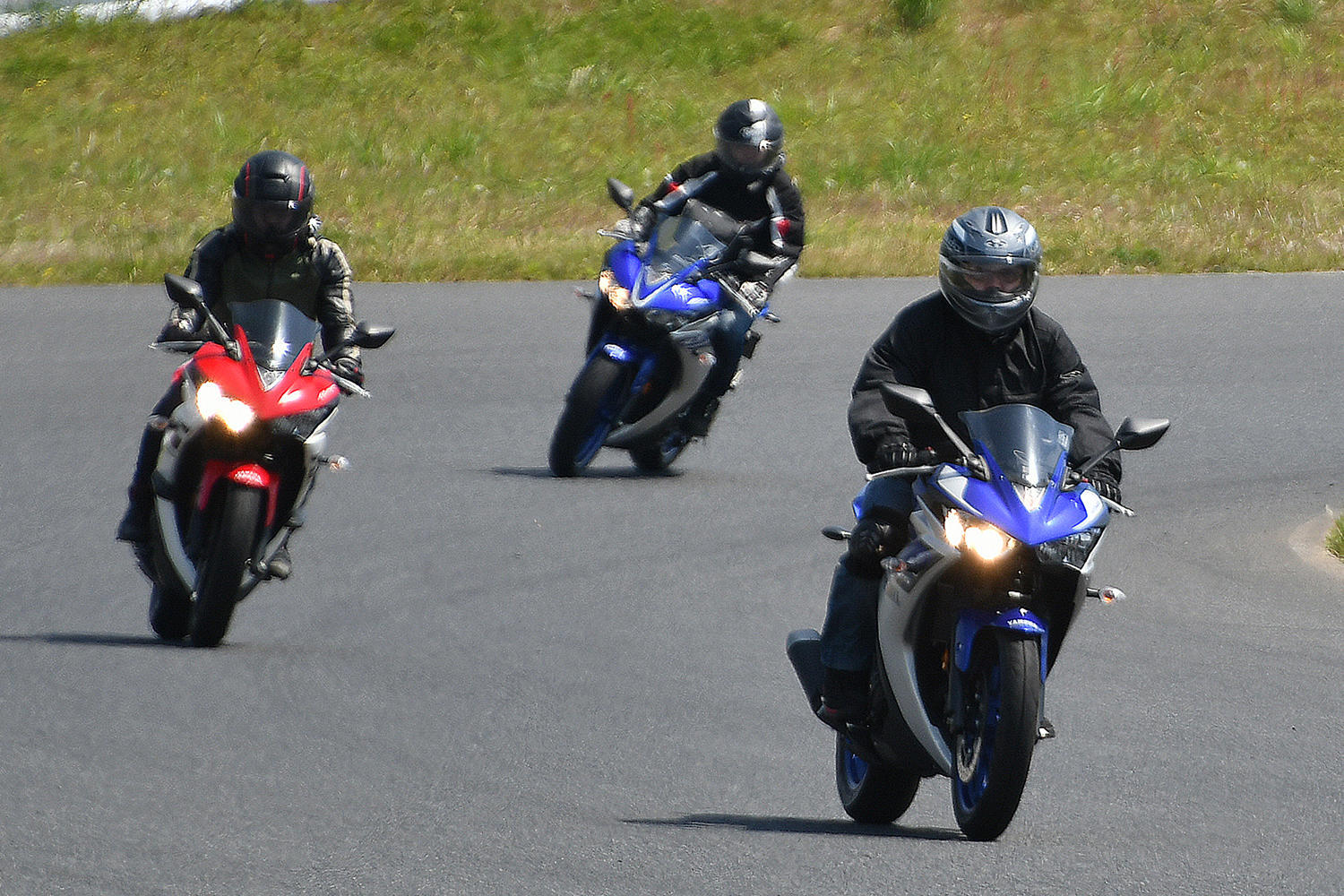 さらにヤマハモーターサイクル アドバンスディーラーでは、バイクライフを満喫いただくため、イベントの開催・参加なども積極的に行っており「バイクに乗り始めて良かった！「バイクに出会って幸せ〜」という歓びの瞬間を増やして行きます。