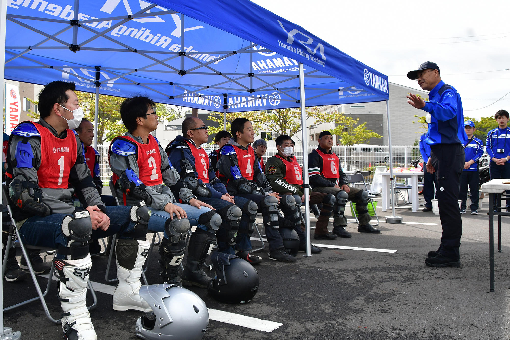 「大人のバイクレッスン」では、レッスンの始めに参加動機といいますか、今日のレッスンでどんな不安を解消したいのか、お一人ずつお話しいただいています。