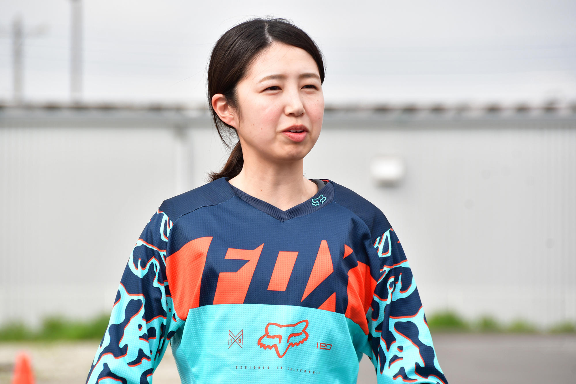 元全日本レディースモトクロスライダー・伊集院 忍（いじゅういん しのぶ）さんといった経験豊富で指導方法もわかりやすいみなさんにインストラクターを務めていただいているので、安心ですよ。