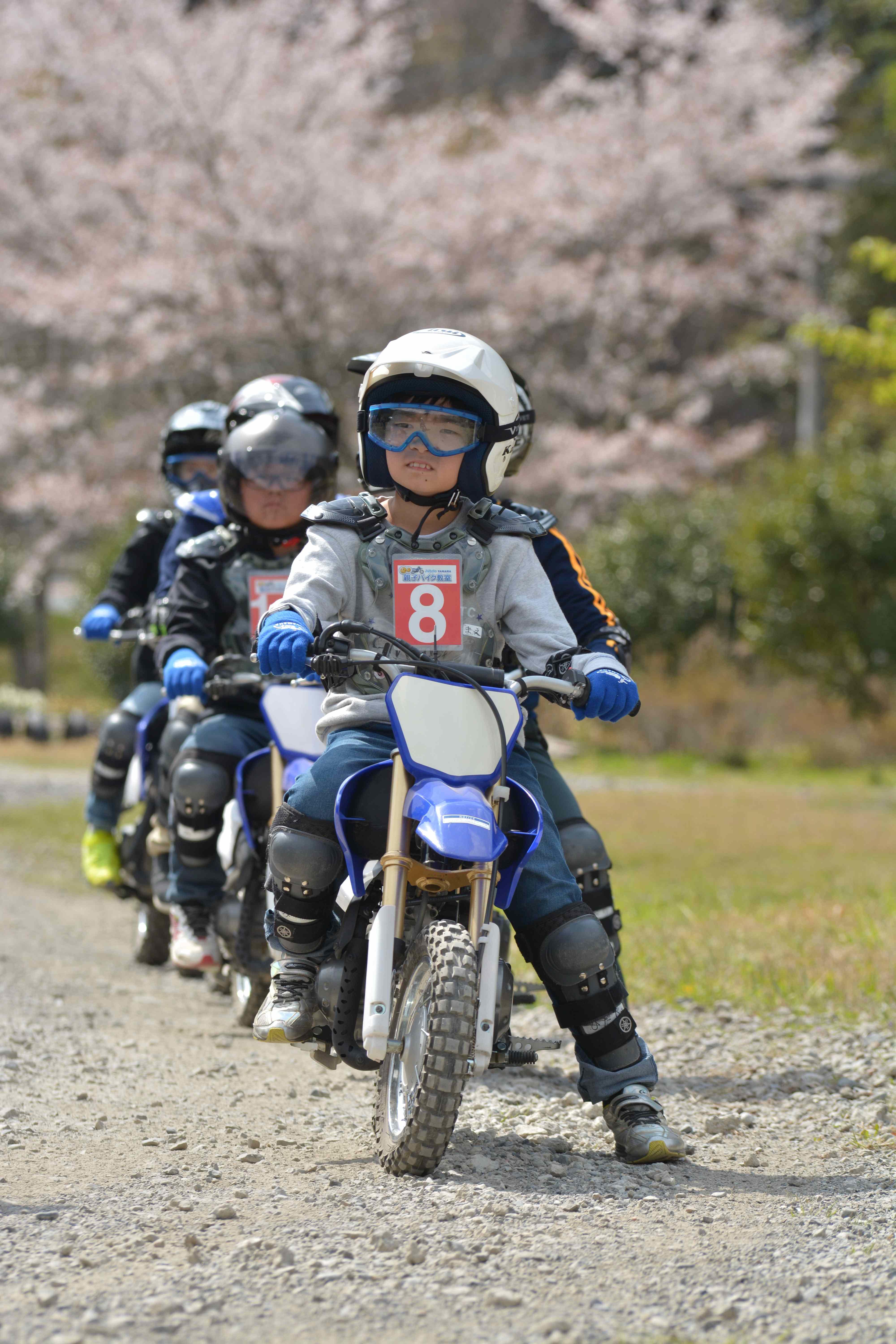 小さい頃から「バイクを操る楽しさを知ってほしい」「親子一緒にバイクを通して安全教育について学んで欲しい」そんな思いで開催しているヤマハ親子バイク教室。