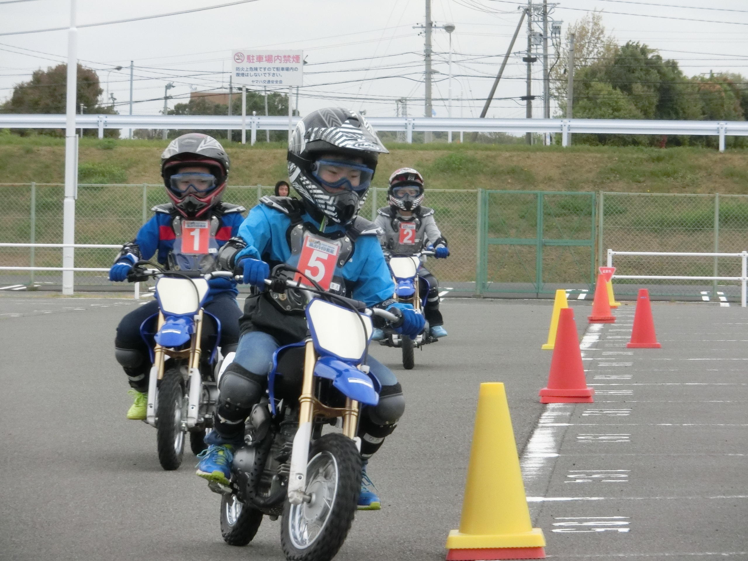 走り出すと大人顔負けのライディング！