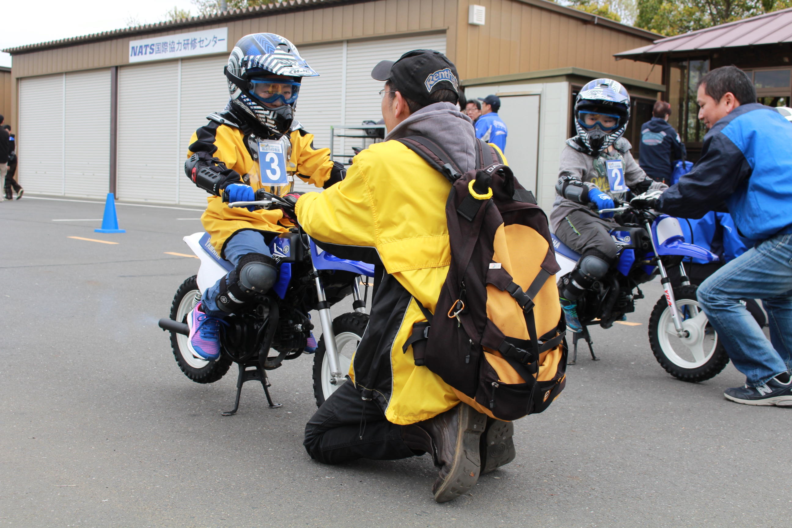 低学年の子達が乗るPW50のブレーキは自転車と同じです。