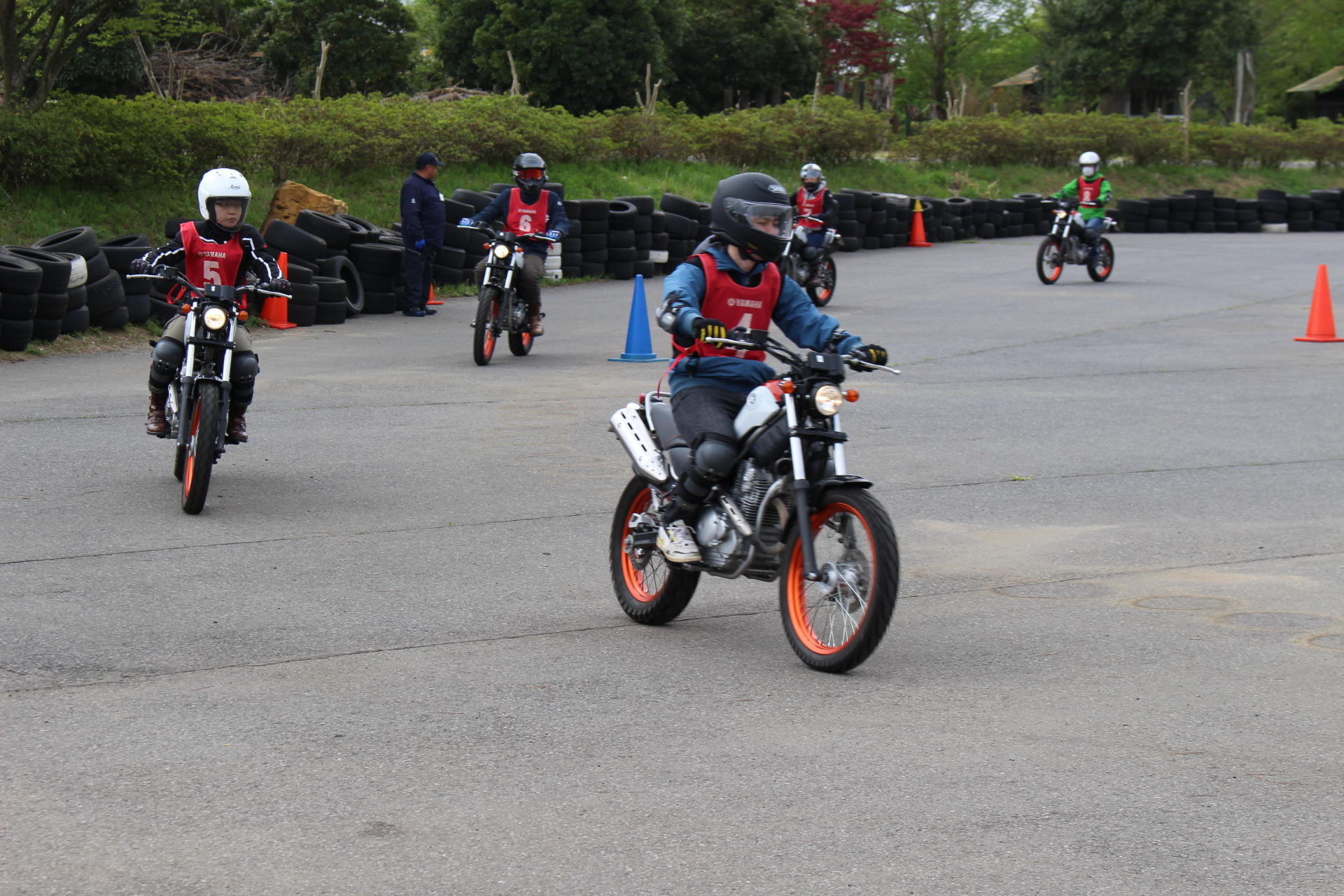 慣熟走行でバイクの感覚を掴みます