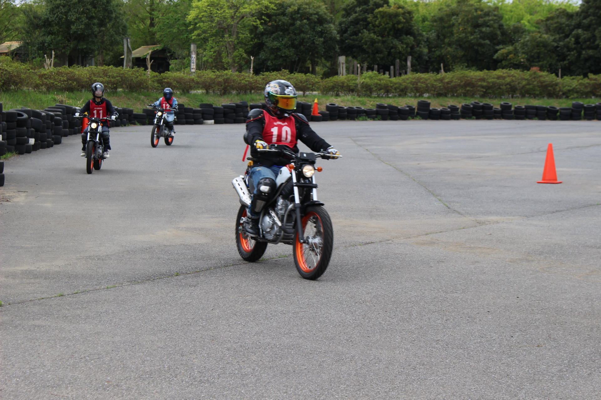 慣熟走行でバイクの感覚を掴みます