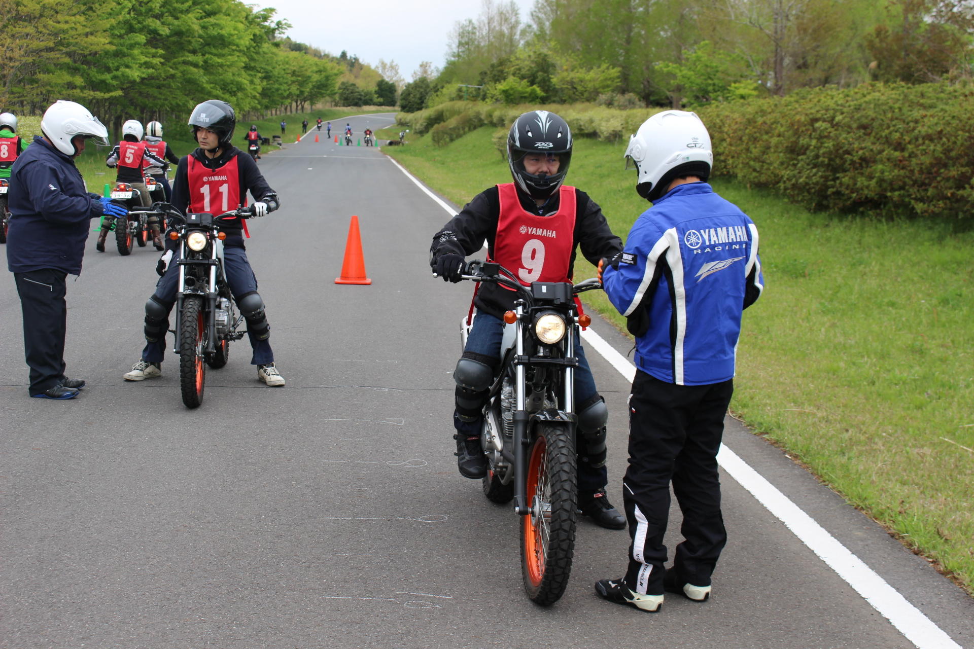 次に広大なサーキットコース使ってブレーキ練習