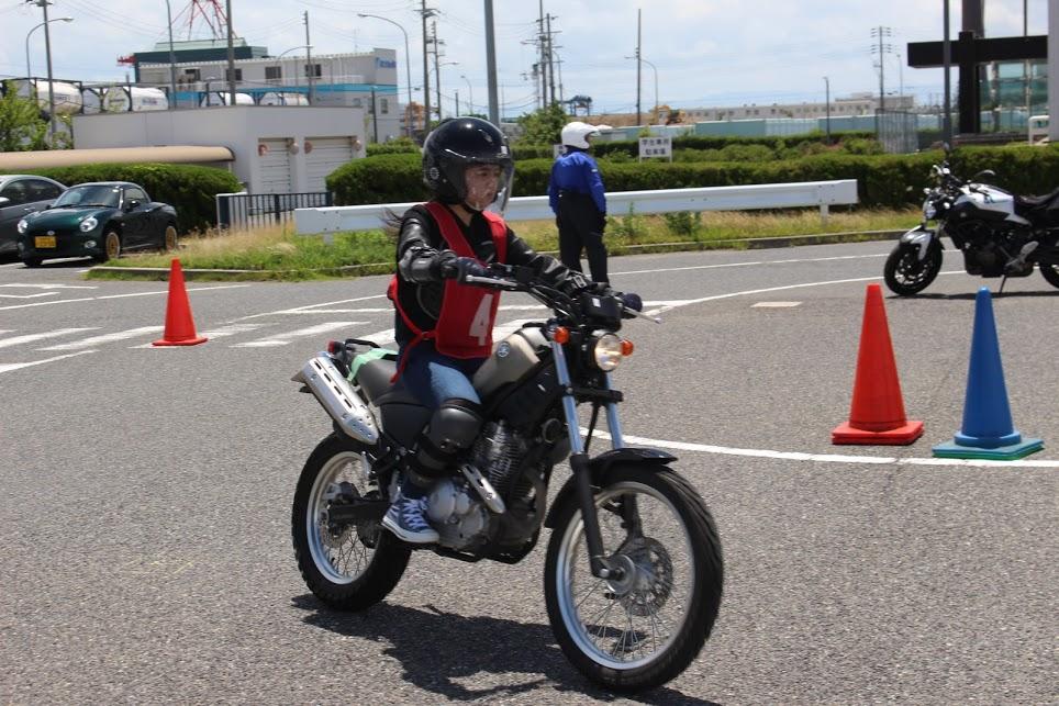 こちらの女性もバイクに乗りたいけど公道走行に不安が有る方。