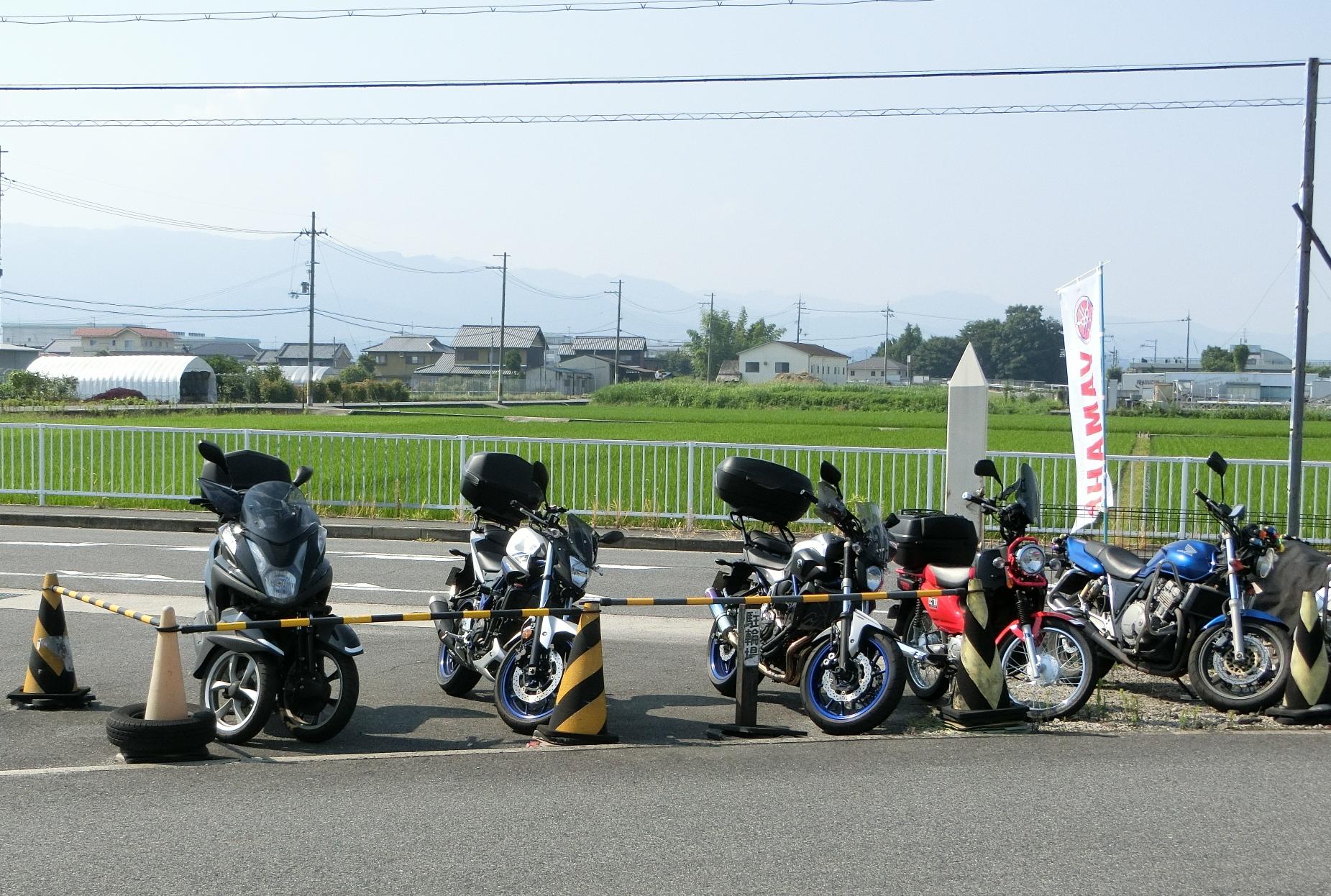 なぜかヤマハ車はみんなBOX付き！