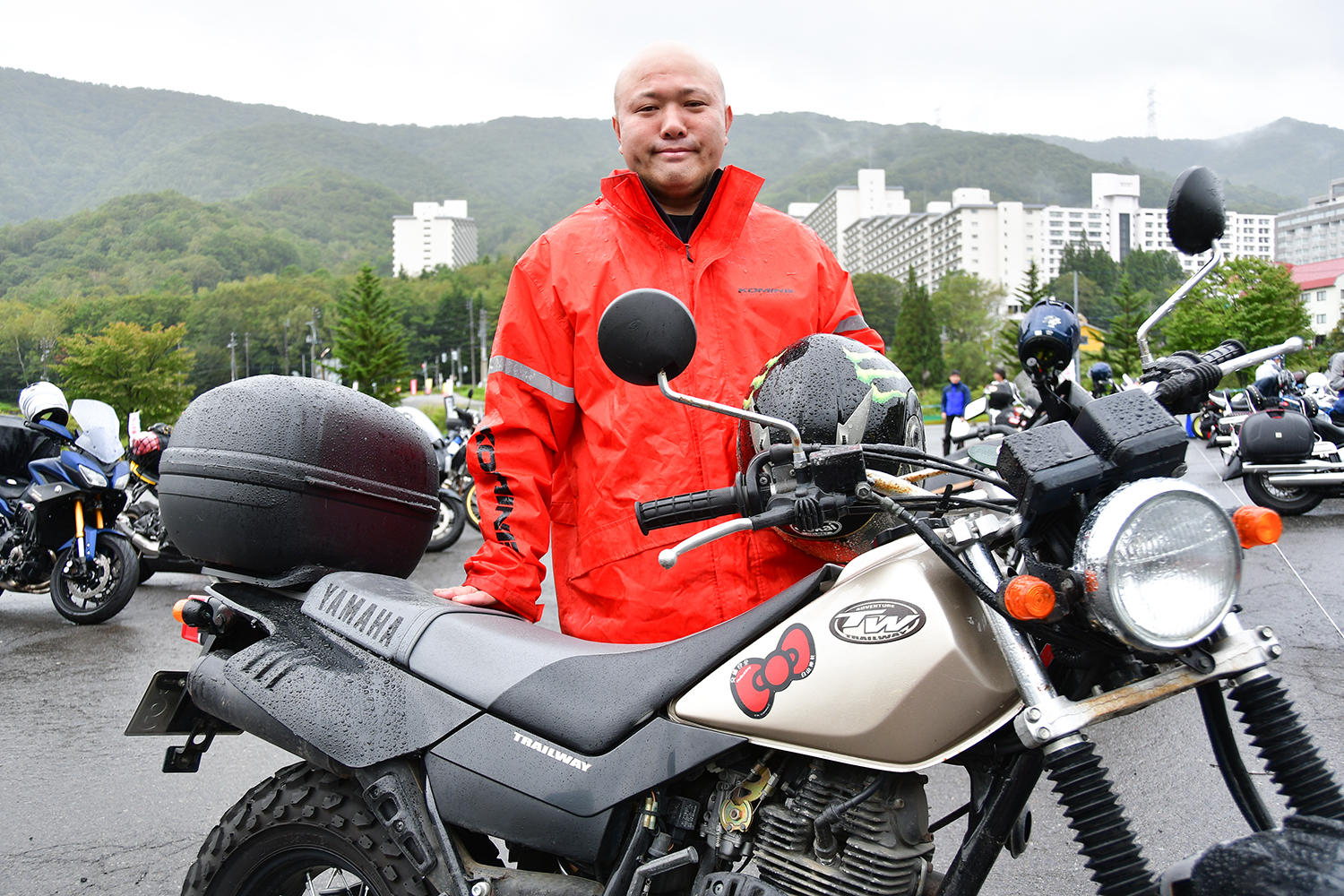 ↑田んぼの水路チェックにバイクが大活躍！という地元・新潟からのTW200オーナーさん。