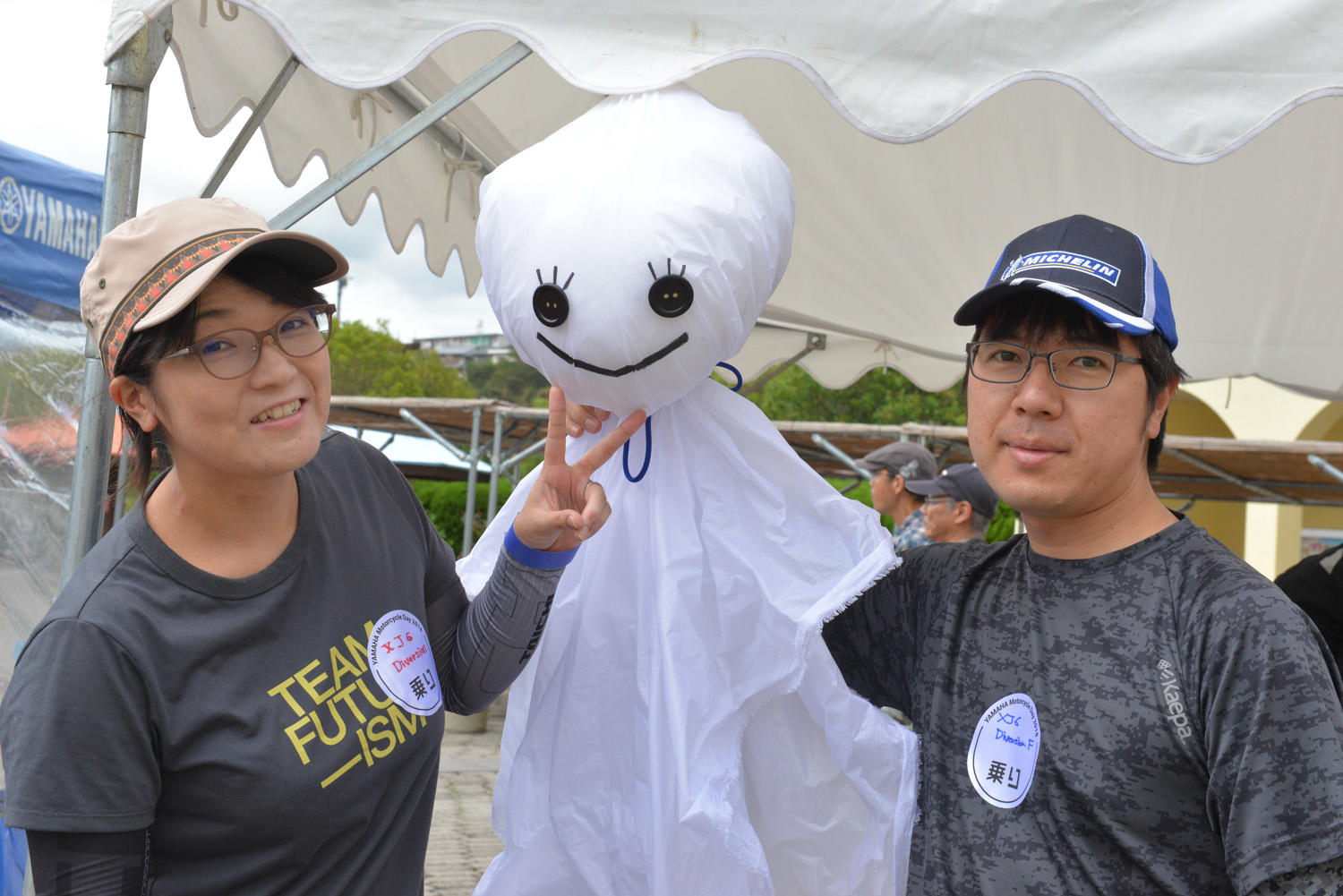 ↑駐輪場オープン間際まで雨が落ちたり、途中ぱらつく場面もありましたが、当社きってのハイパークリエーターの渾身作・てるてる坊主ちゃんの効果、いや、参加くださったみなさんの熱気で、どうにか持ちこたえてくれました。