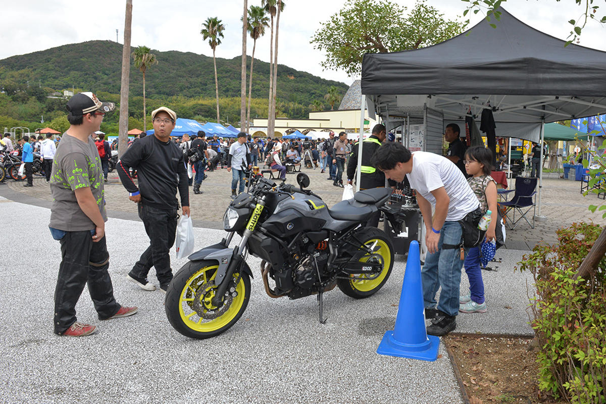 F15KはYZF-R25/R3のオーナーさんにも人気だそうです。