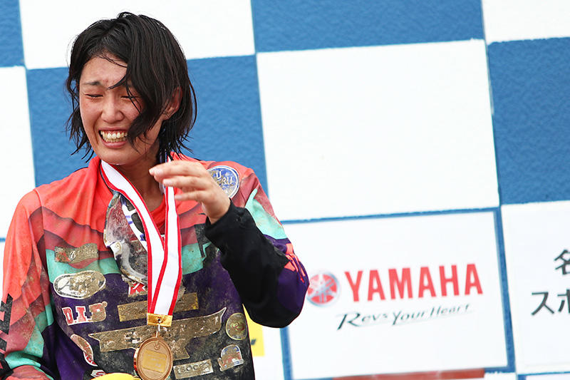 私、元全日本モトクロスライダー・27歳、安原さやです^^/