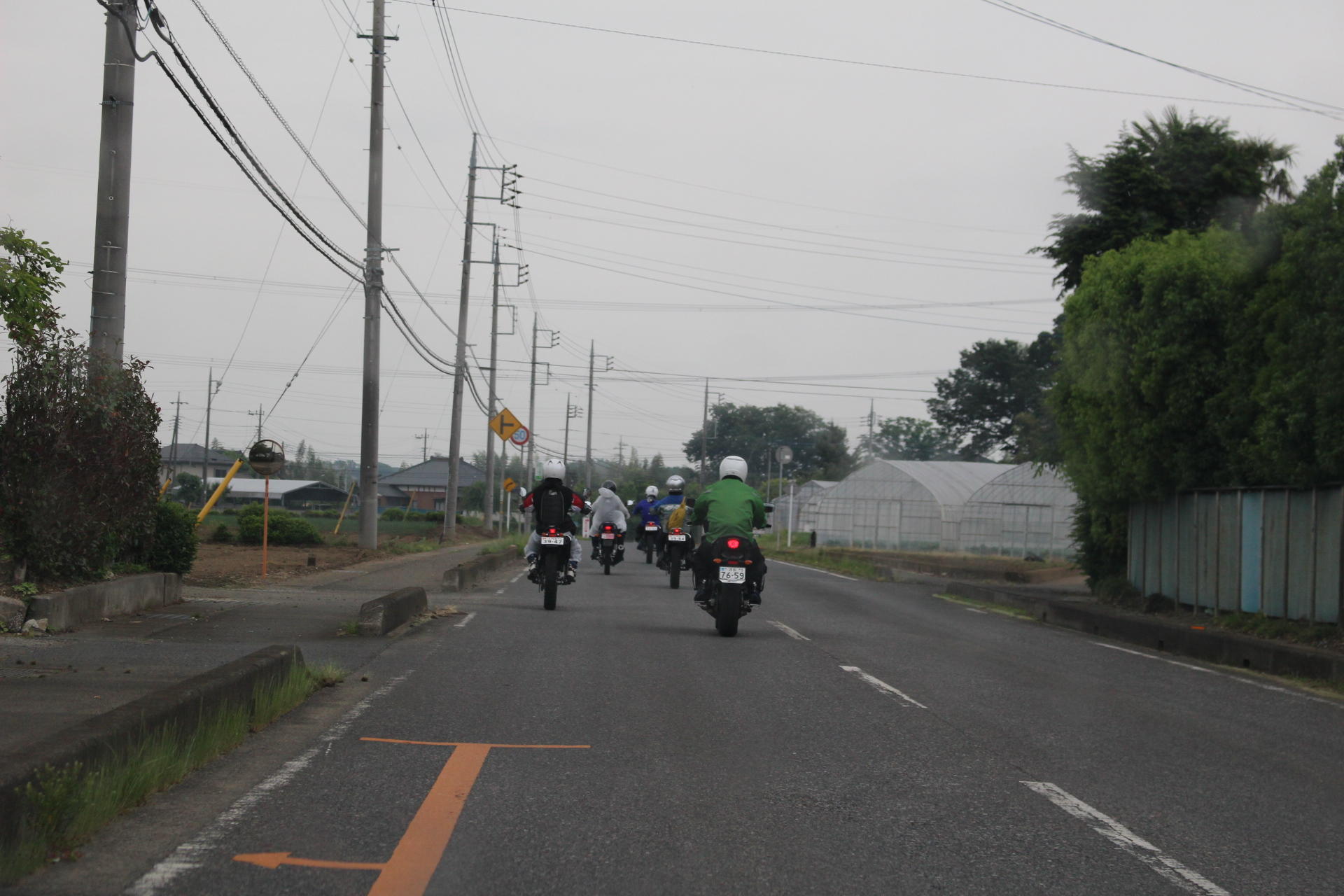 雲行きが怪しかったですが雨が降ってきました・・・