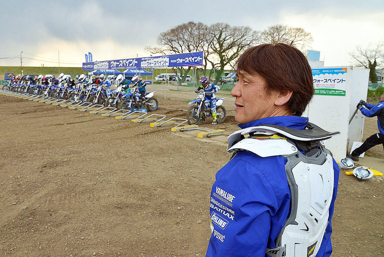 ↑繰り返してスタート練習を行い、着実に成長するライダーを見てどこか満足気にみえた増田校長でした。