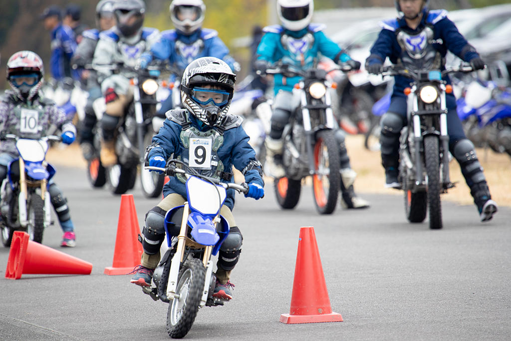 今回は、ヤマハ発動機写真部の方々の協力もあったみたいで、貴重なバイク写真は私たち親子にとってかけがえのない思い出になった。