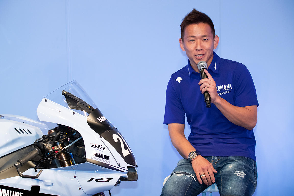 「#21 YAMAHA FACTORY RACING TEAM」のライダーは、我らのエース・中須賀克行選手に