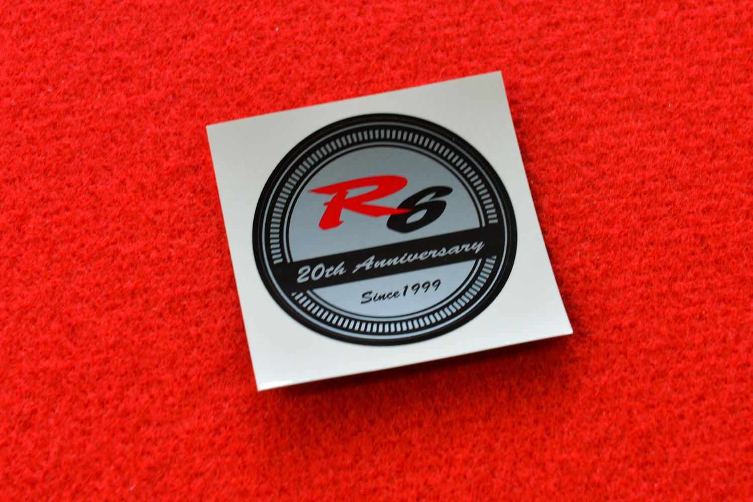 そして、R6のオーナーのみなさんには祝！R620周年のステッカーをお配りし