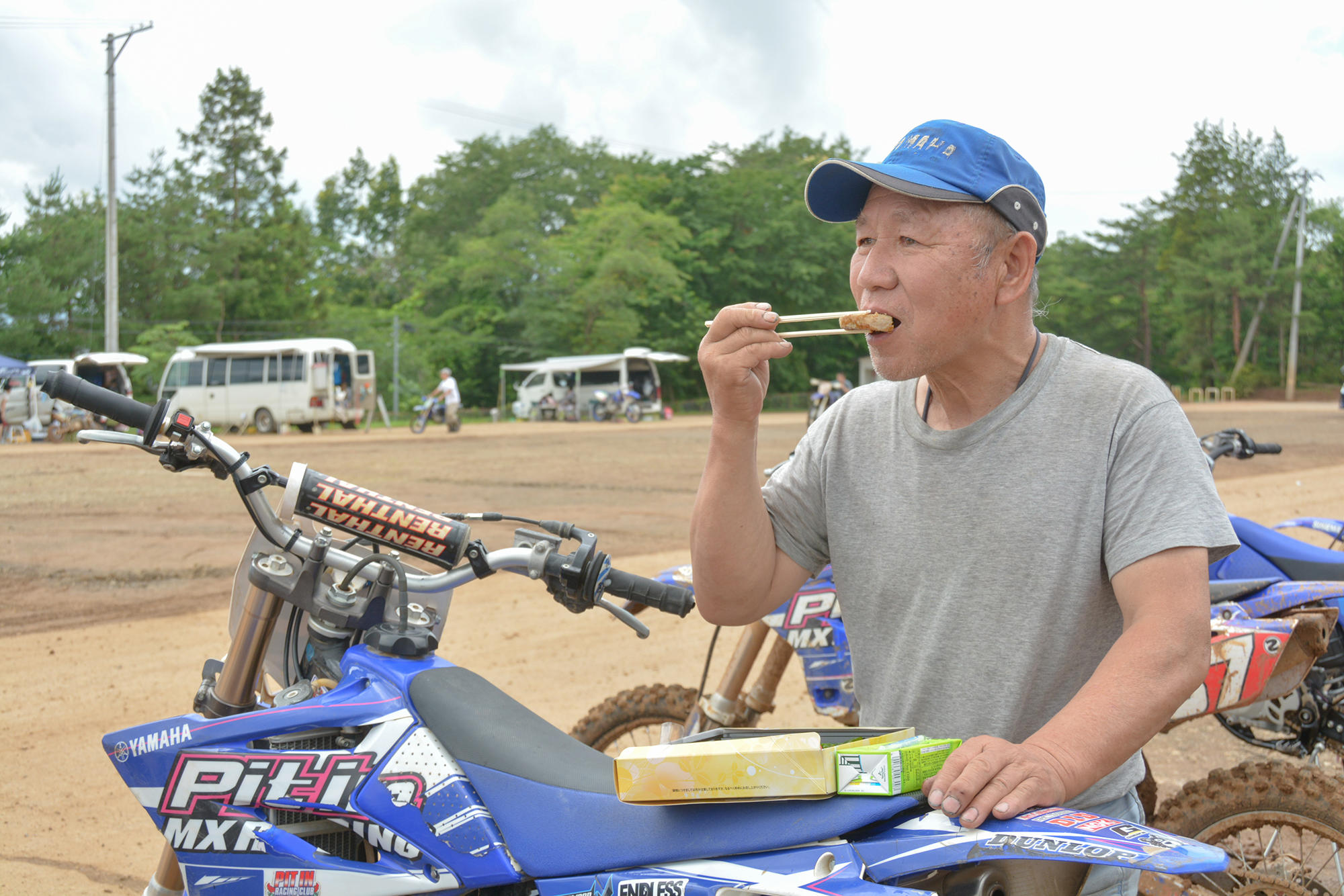 昼食を挟んで