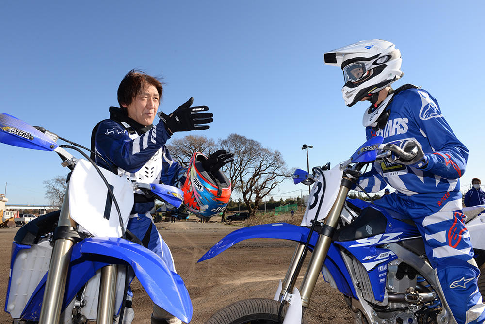 元ヤマハファクトリーライダーの増田智義さんもサポート役として参加。