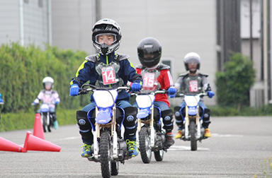 「今こそ交通安全を見直す時」ちびっ子ライダーから大人ライダーまで！あの○○自動車学校でバイク教室を開催。