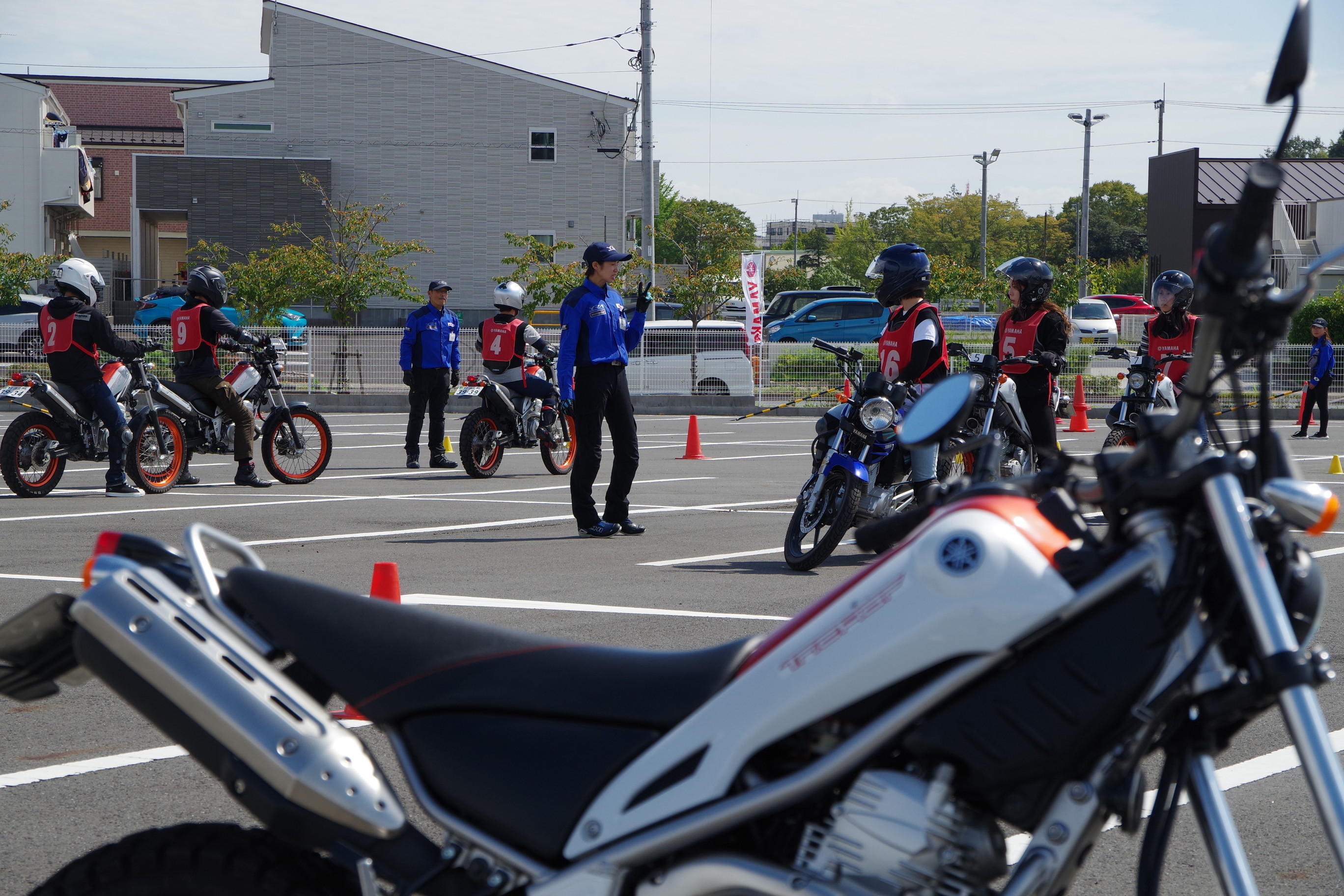 バイクに憧れて免許を取ってはみたものの、ひとりで公道を走るにはどうしても不安だったり、金銭面でハードルが高かったりで、そのままなんとなく時間が流れてしまった...という方は意外といらっしゃるのです。