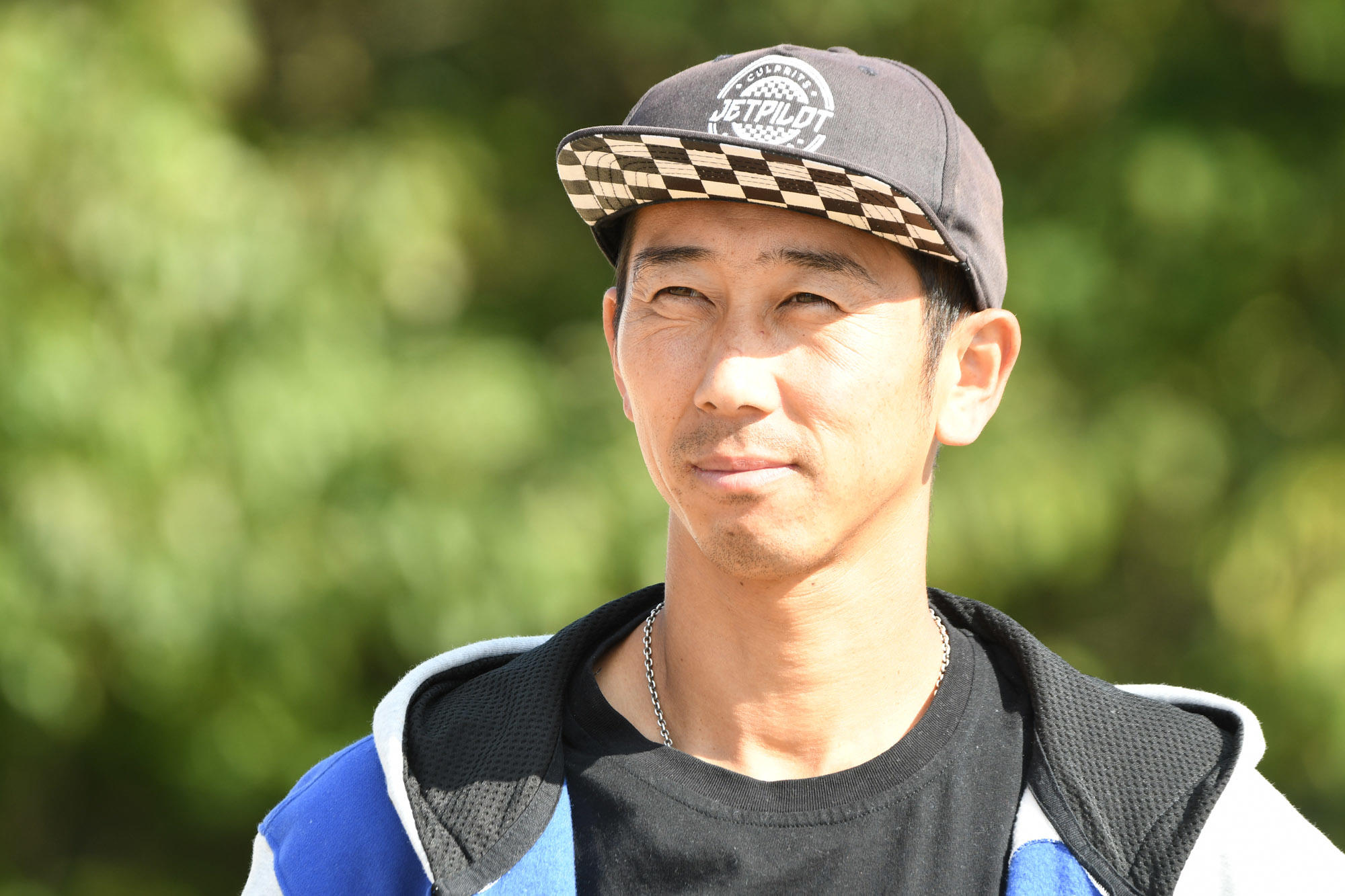 まずは、全日本モトクロスでヤマハライダーとして活躍し、現在もエンデューロのトップライダーである渡辺学さん。