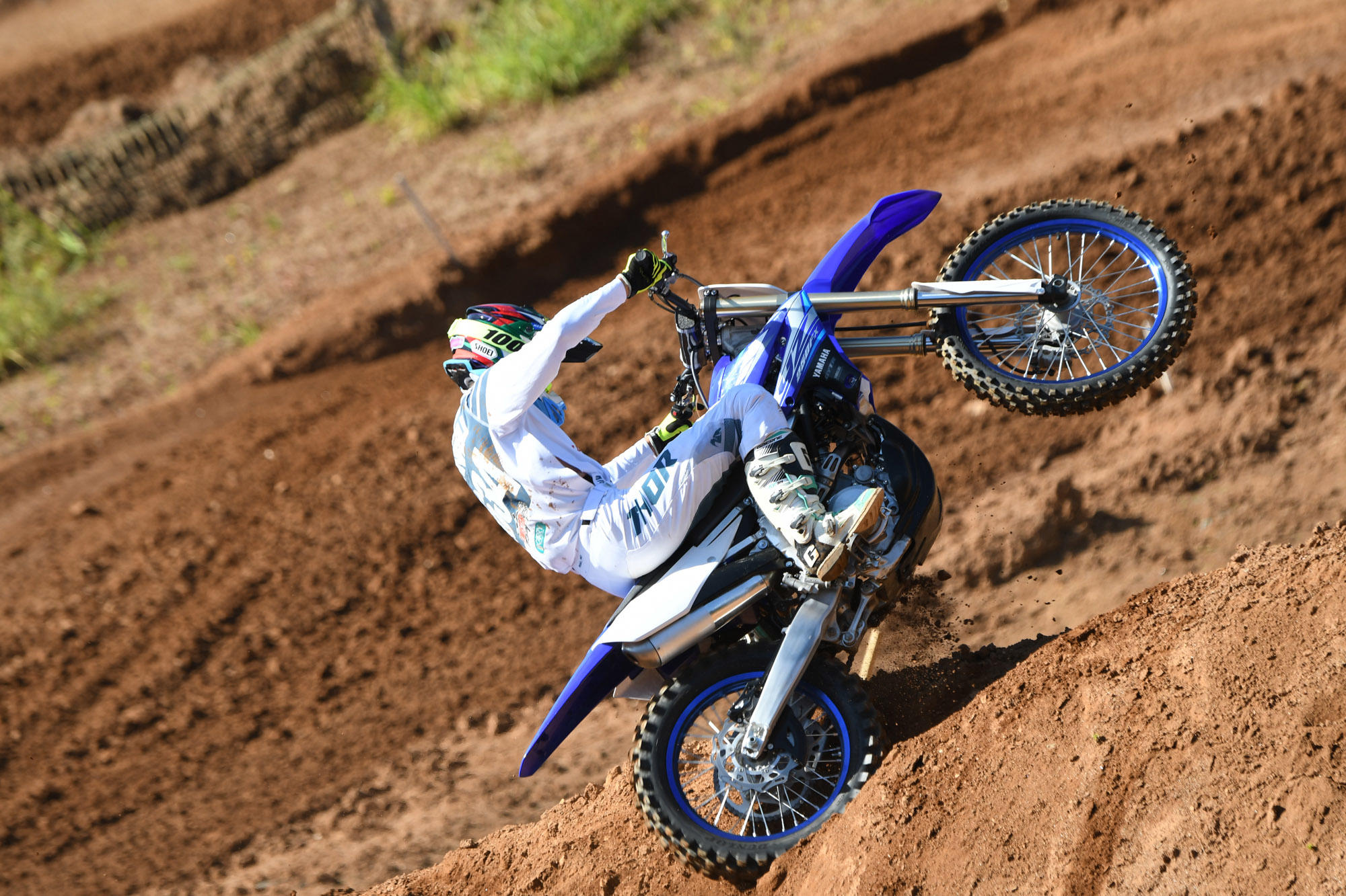 「これまで同様、YZ250Fのエンジンやフレームを流用していますが、ベースが大きく進化し成功していることもあって、過去のYZ250FXとはあからさまに違うし、2020モデルを試乗したら絶対に欲しくなると思います。