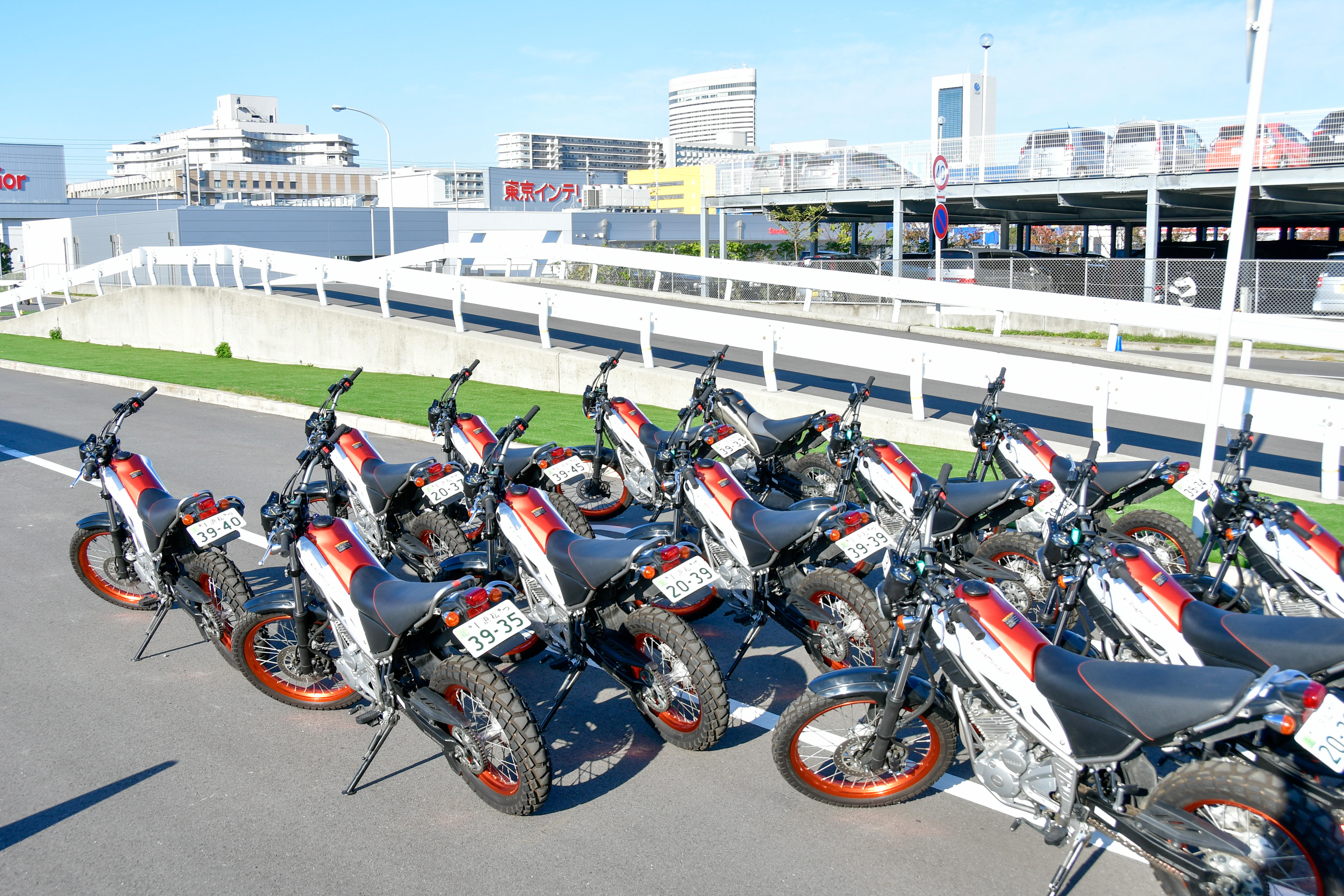 今回のレッスン会場は、神戸港湾教育訓練協会の自動車運転練習コース。