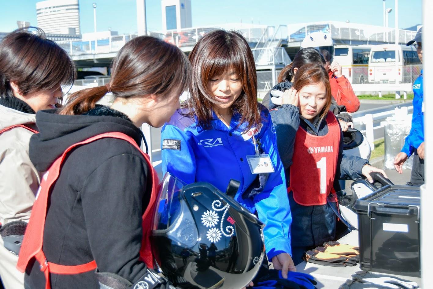 当時から親子バイク教室に携わっていた西森インストラクターは、この日大人のバイクレッスンにもスタッフとして参加。